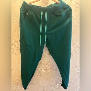 Figs Hunter Green Zamora joggers MP